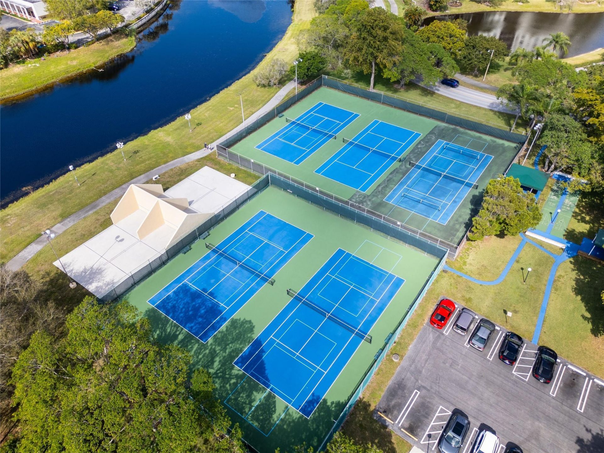 2206 S Cypress Bend Drive, Unit 803, Pompano Beach, FL 33069 Photo