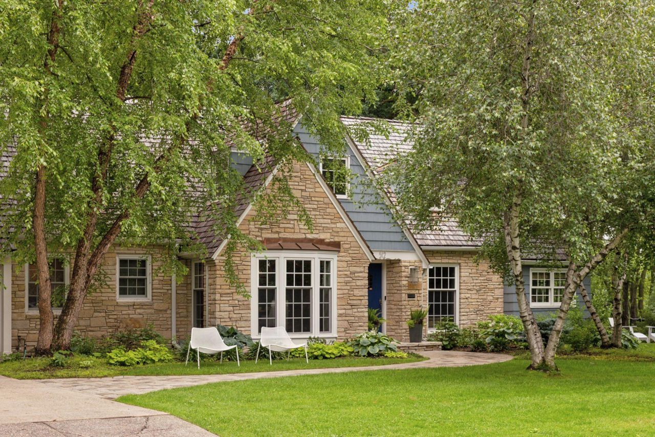 512 Janalyn Circle, Golden Valley, MN 55416 Main Photo