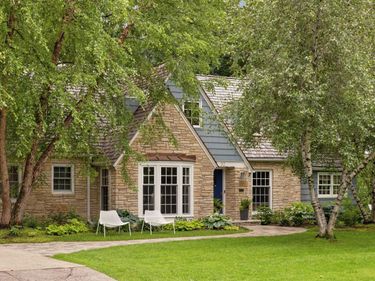 512 Janalyn Circle, Golden Valley, MN 55416