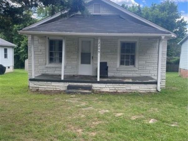 2209 Delta Place, Greensboro, NC 27406