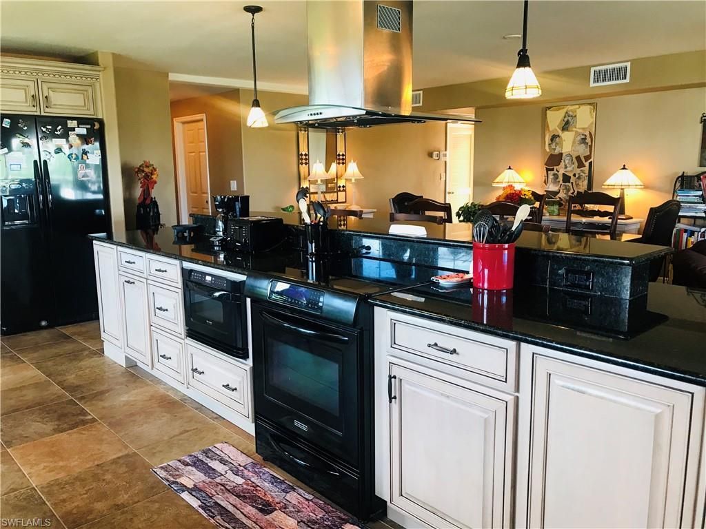 1200 Gulf Shore Blvd N, Unit 404, Naples, FL 34102 Photo