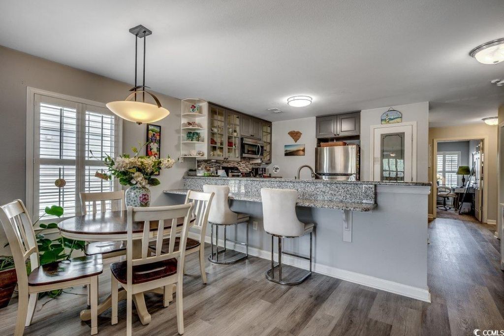 1196 River Oaks Dr. Photo 7