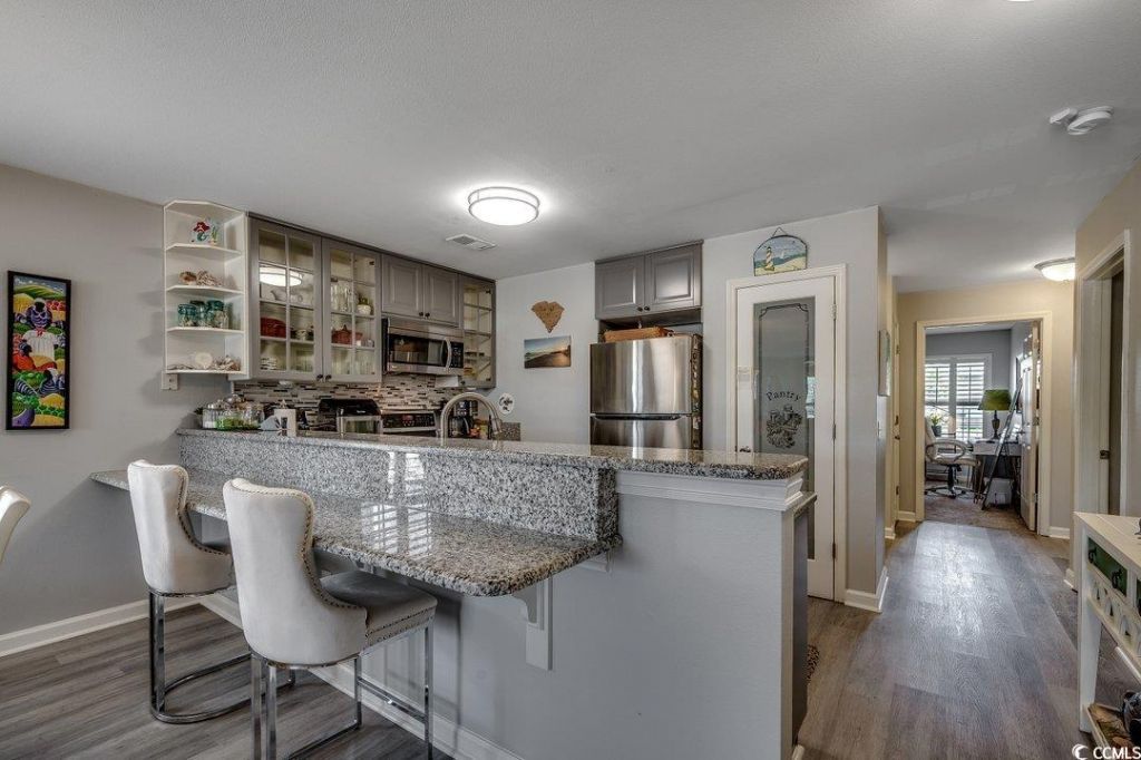 1196 River Oaks Dr. Photo 8