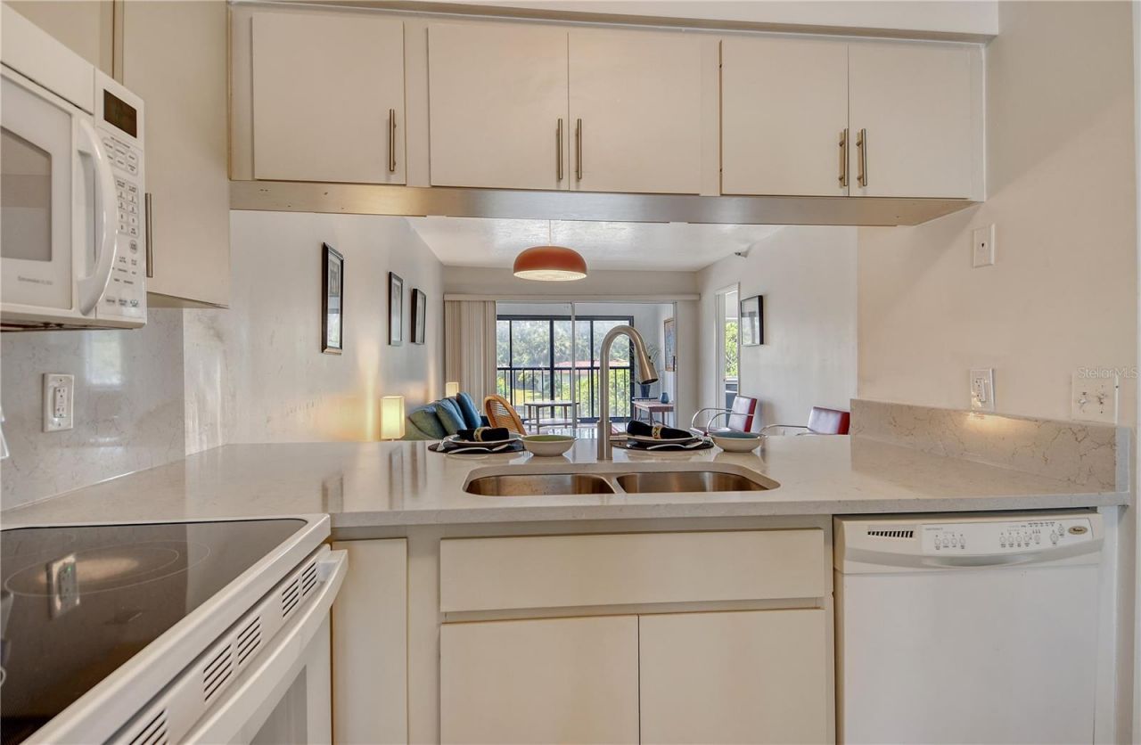 2124 Tamiami Trail N, Unit 103, Sarasota, FL 34234 Photo