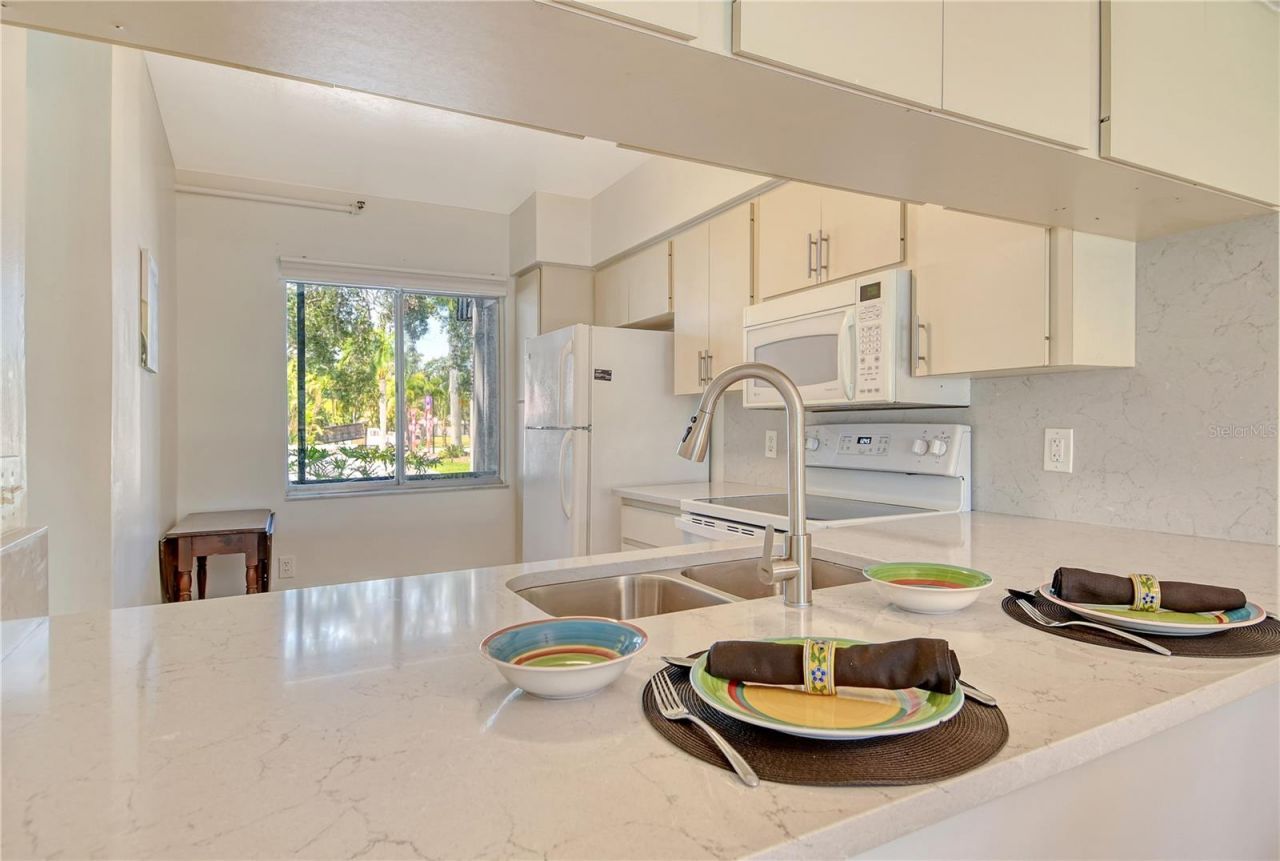 2124 Tamiami Trail N, Unit 103, Sarasota, FL 34234 Photo