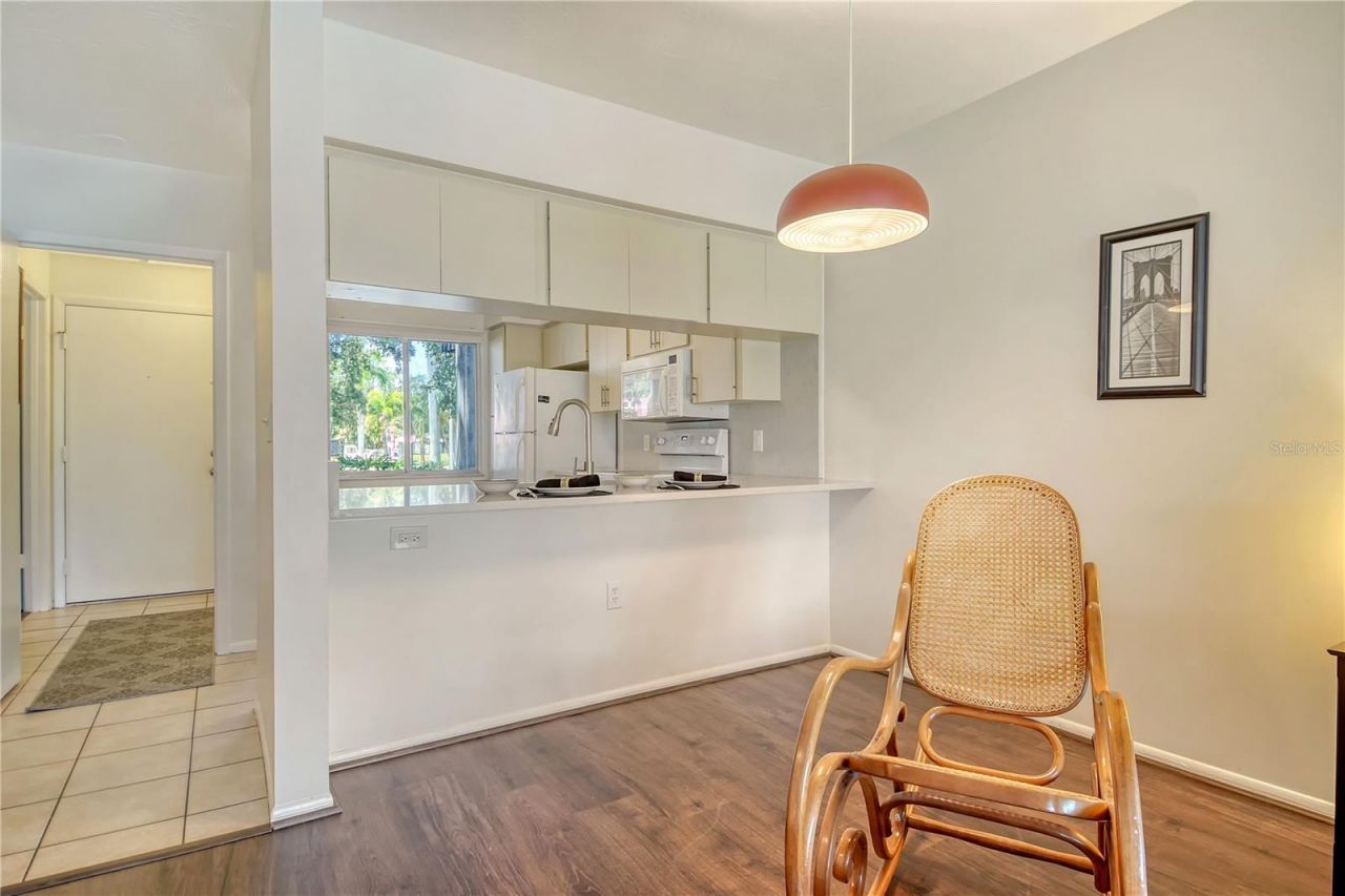 2124 Tamiami Trail N, Unit 103, Sarasota, FL 34234 Photo