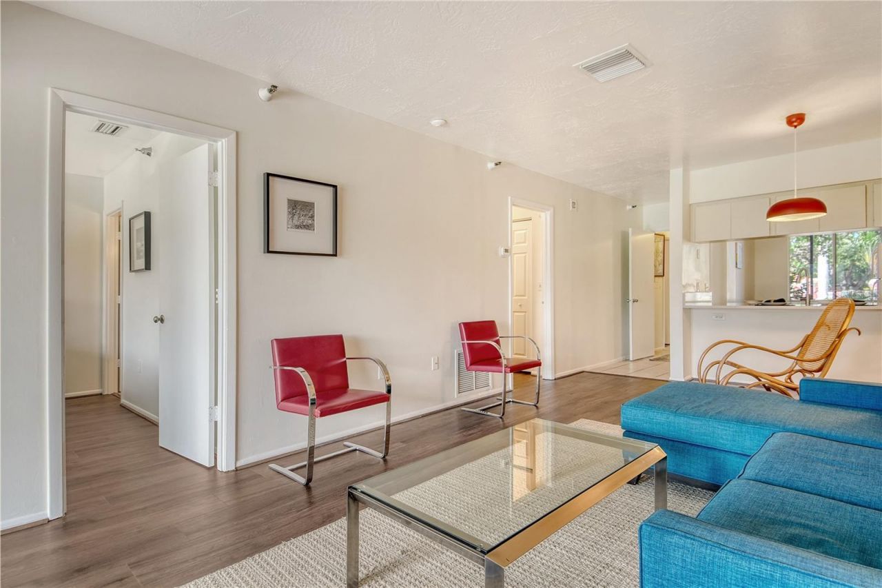 2124 Tamiami Trail N, Unit 103, Sarasota, FL 34234 Photo