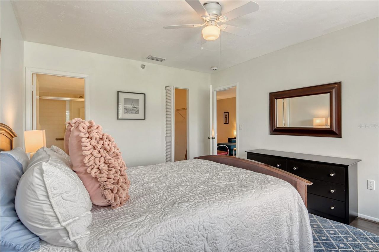 2124 Tamiami Trail N, Unit 103, Sarasota, FL 34234 Photo