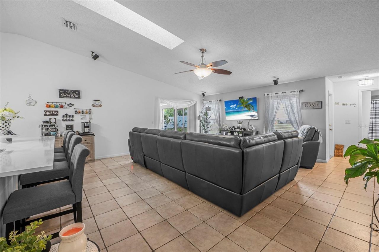 973 Radford Drive, Deltona, FL 32738 Photo