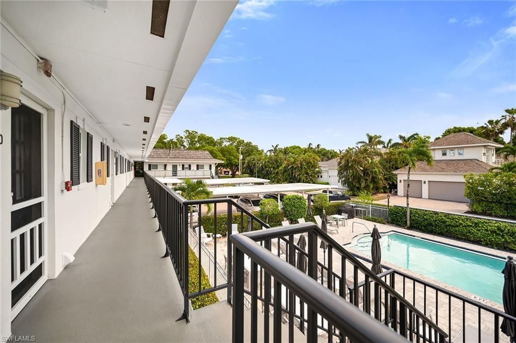 290 Banyan Blvd, Unit 290, Naples, FL 34102 Photo