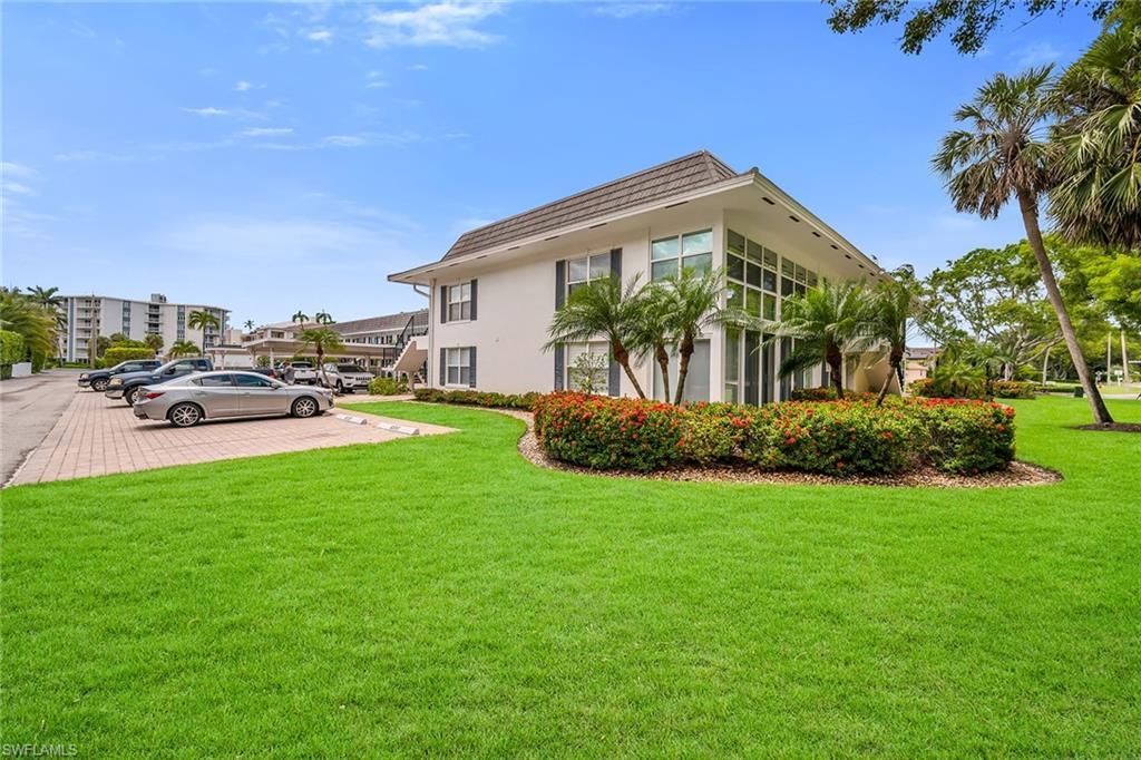 290 Banyan Blvd, Unit 290, Naples, FL 34102 Photo