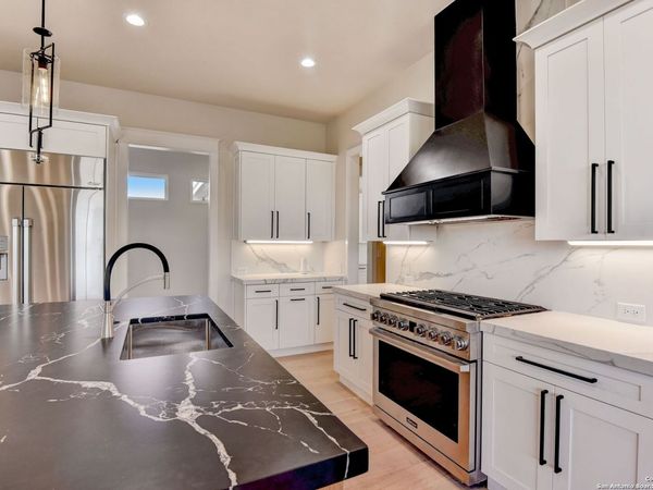 748 Annabelle Ave, Bulverde, TX 78163