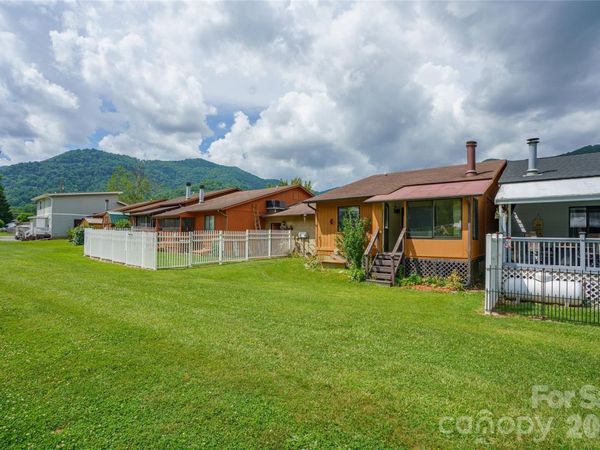 94 Market Street, Maggie Valley, NC 28751