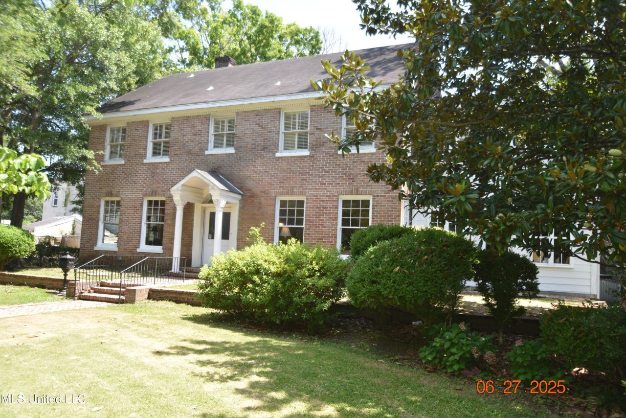 1211 River Road, Greenwood, MS 38930 Main Photo