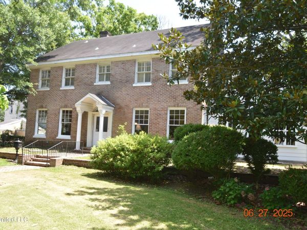 1211 River Road, Greenwood, MS 38930