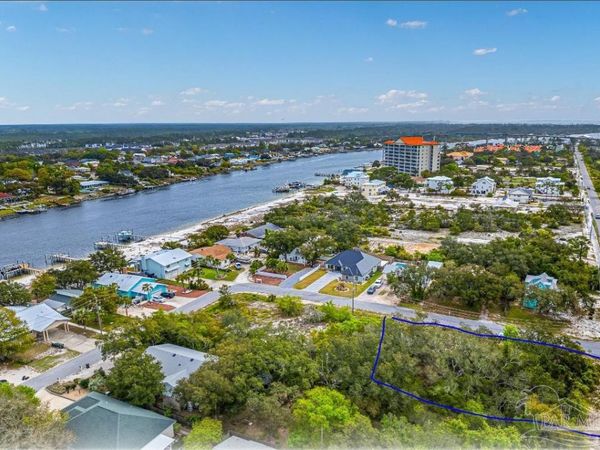 14000 Waterview Dr, Pensacola, FL 32507