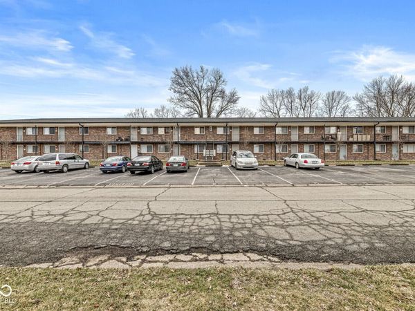 10301 Medallion Drive, Unit 206, Indianapolis, IN 46231
