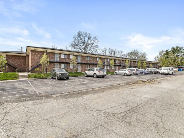 10301 Medallion Drive, Unit 230, Indianapolis, IN 46231