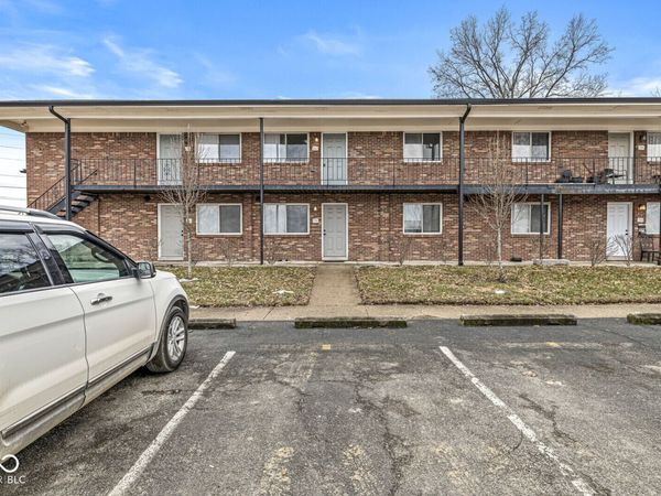 10301 Medallion Drive, Unit 262, Indianapolis, IN 46231
