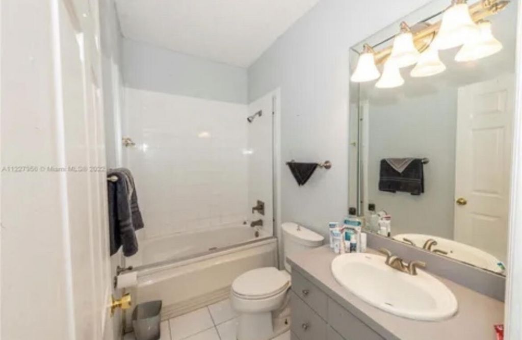 423 NE 3rd Street, Pompano Beach, FL 33060 Photo