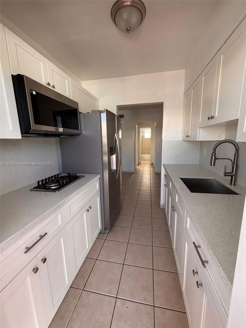 2101 Calais Dr, Unit 7, Miami Beach, FL 33141 Photo