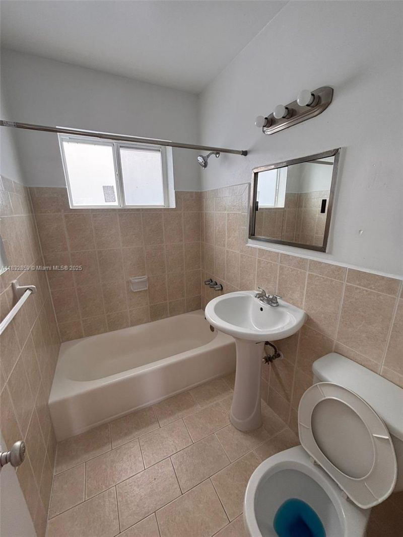 2101 Calais Dr, Unit 7, Miami Beach, FL 33141 Photo