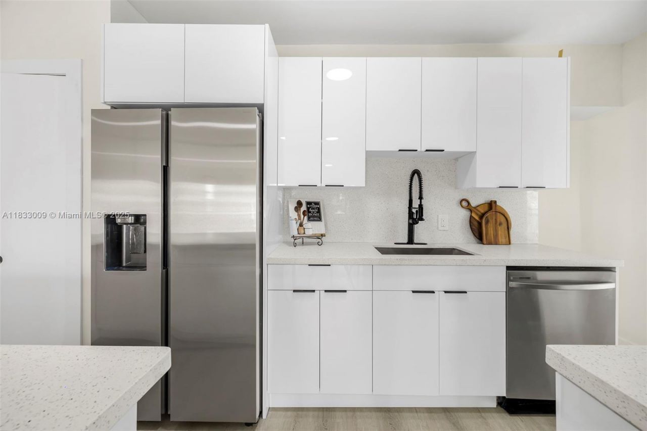 1232 NW 32nd Pl, Miami, FL 33125 Photo