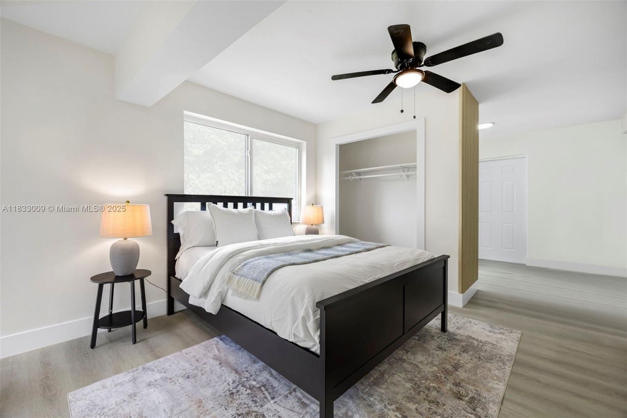 1232 NW 32nd Pl, Miami, FL 33125 Photo