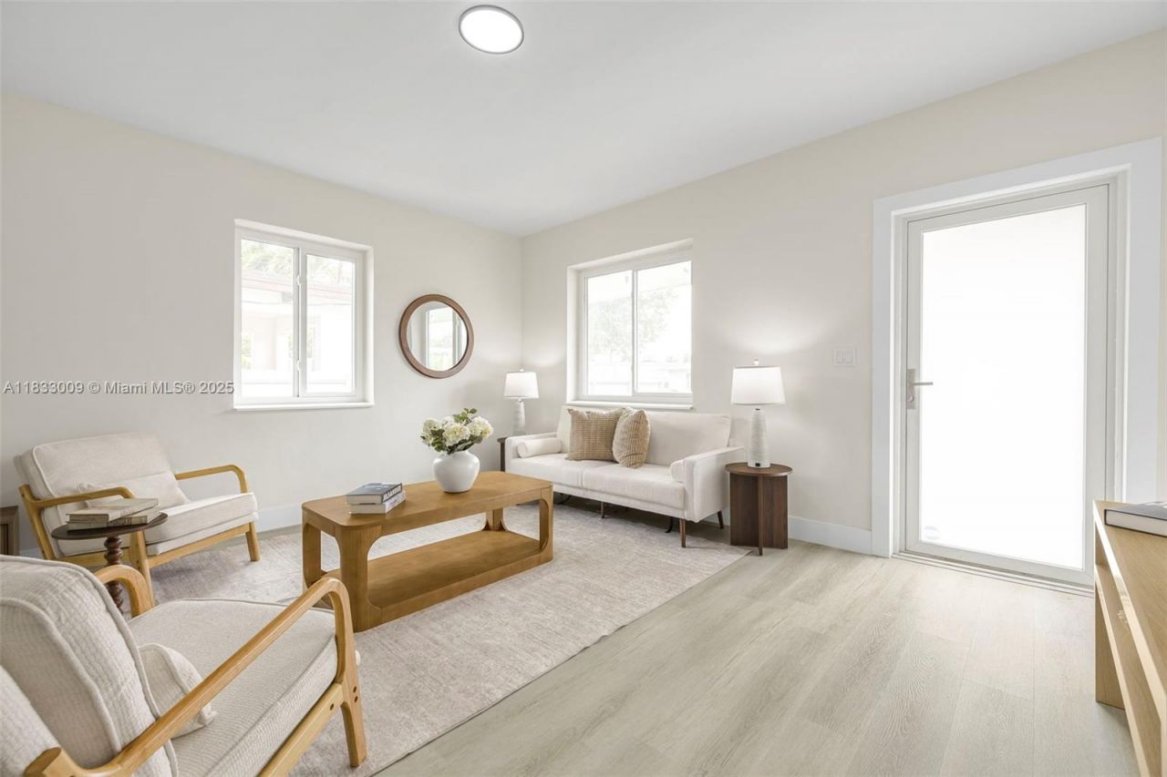 1232 NW 32nd Pl, Miami, FL 33125 Photo