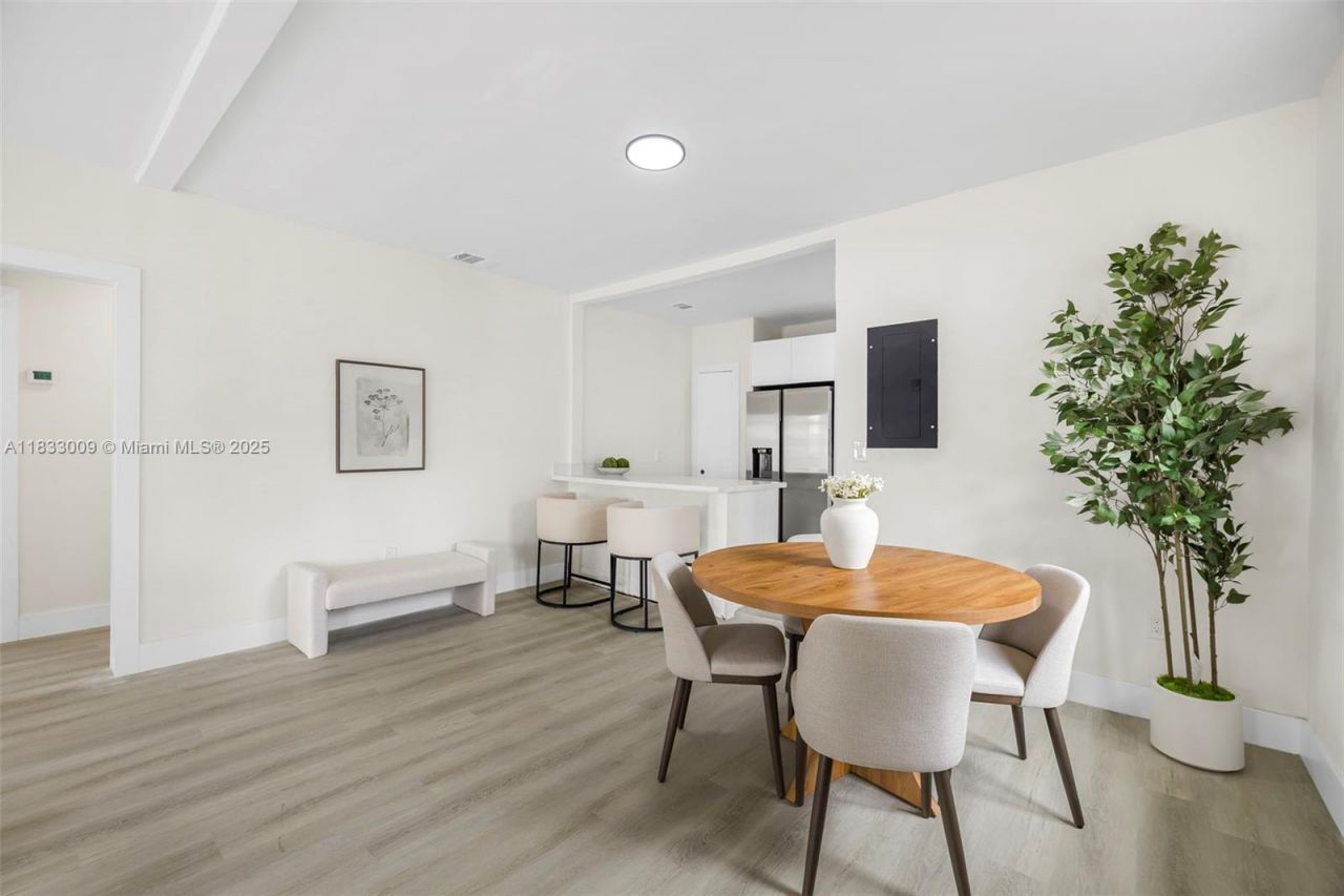 1232 NW 32nd Pl, Miami, FL 33125 Photo