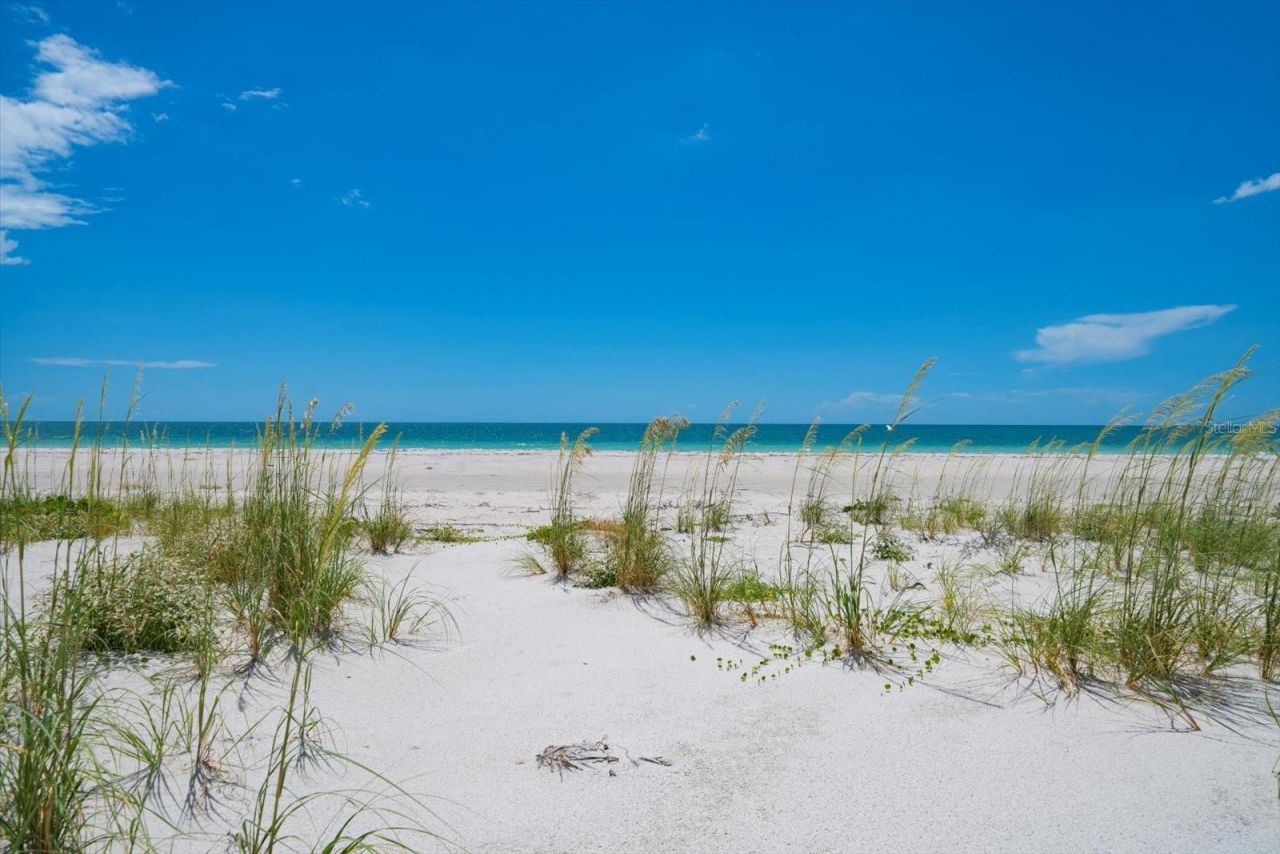 1114 Mandalay Point, Clearwater Beach, FL 33767 Photo