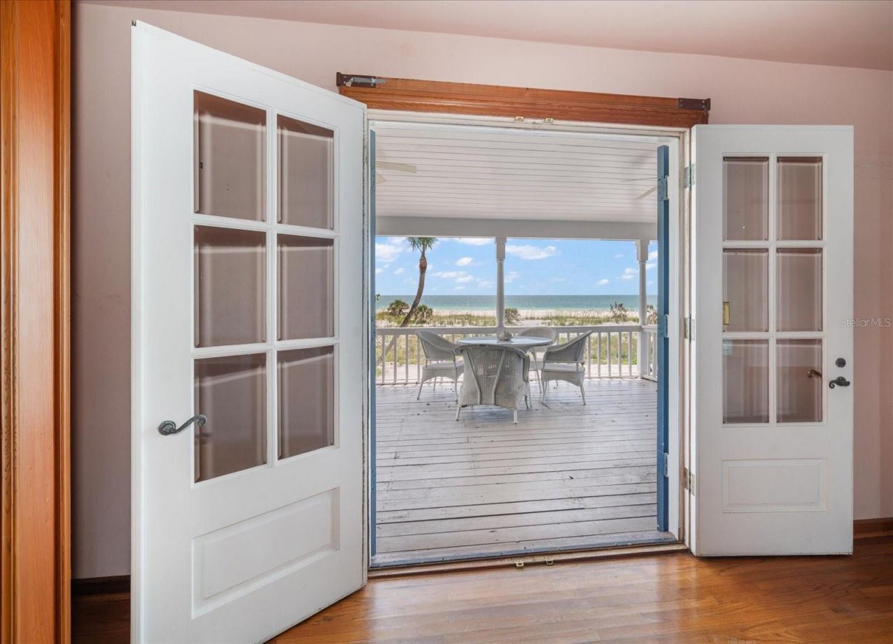 1114 Mandalay Point, Clearwater Beach, FL 33767 Photo