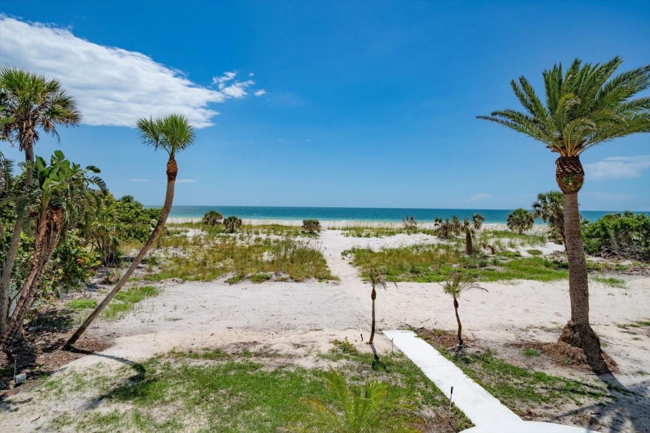 1114 Mandalay Point, Clearwater Beach, FL 33767 Photo