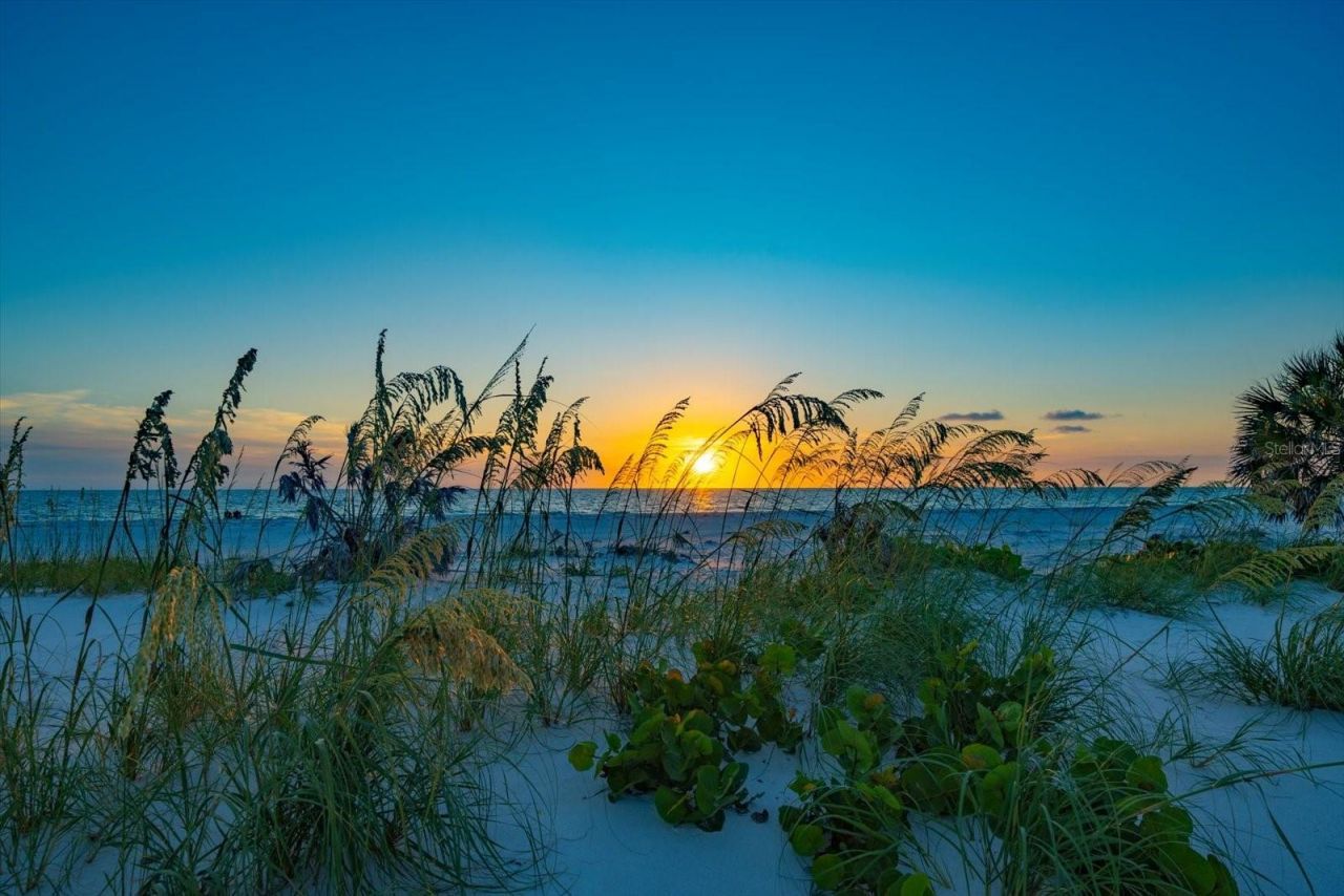 1114 Mandalay Point, Clearwater Beach, FL 33767 Photo