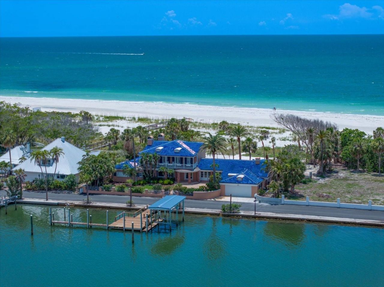 1114 Mandalay Point, Clearwater Beach, FL 33767 Photo