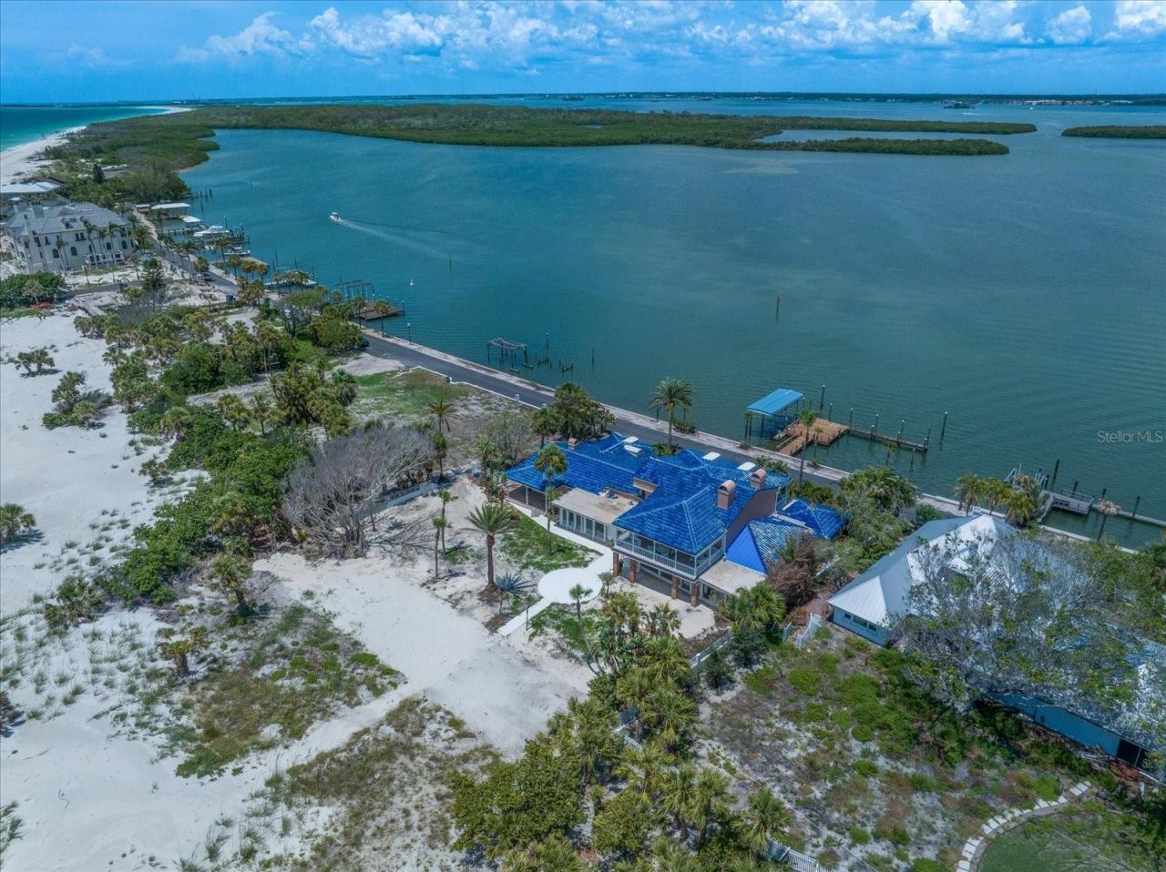 1114 Mandalay Point, Clearwater Beach, FL 33767 Photo