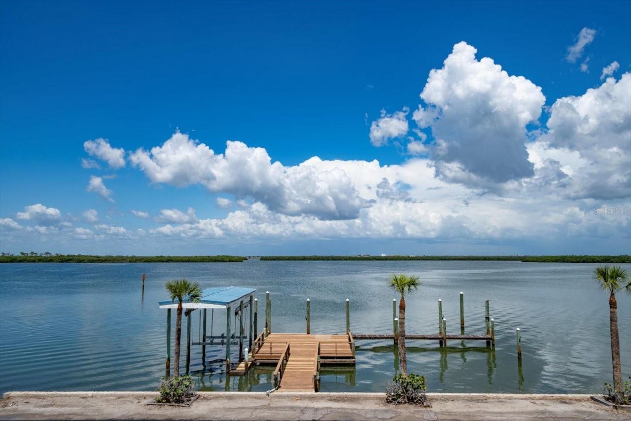 1114 Mandalay Point, Clearwater Beach, FL 33767 Photo