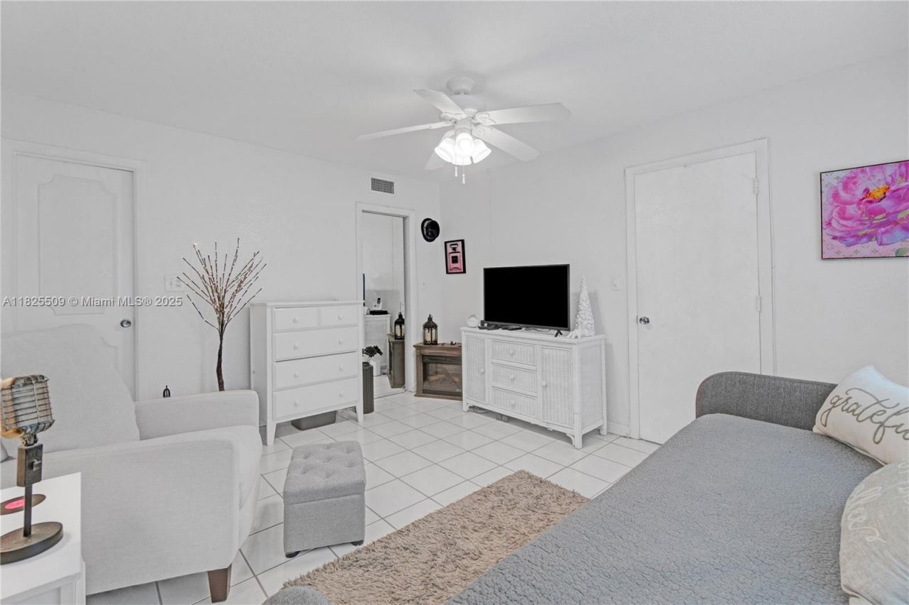 1169 Hillsboro Mile, Unit 111, Hillsboro Beach, FL 33062 Photo