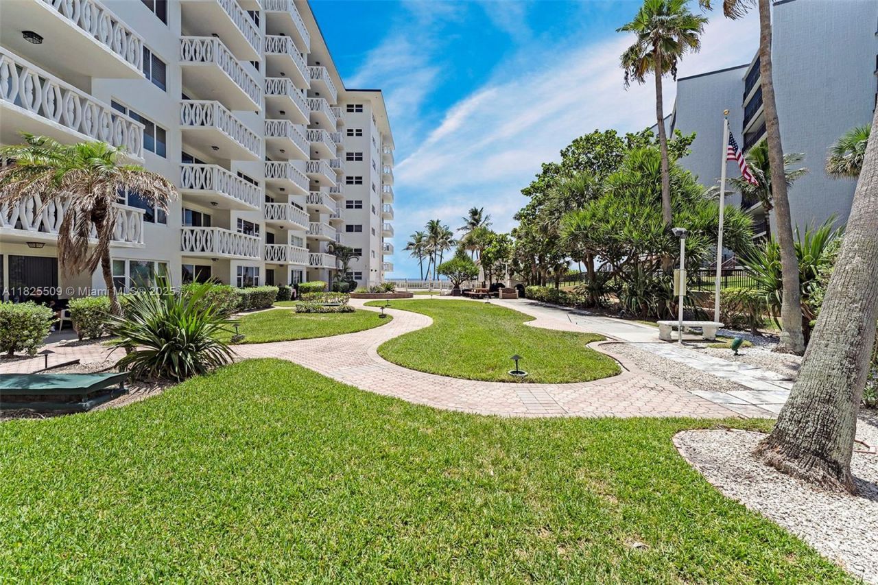 1169 Hillsboro Mile, Unit 111, Hillsboro Beach, FL 33062 Photo