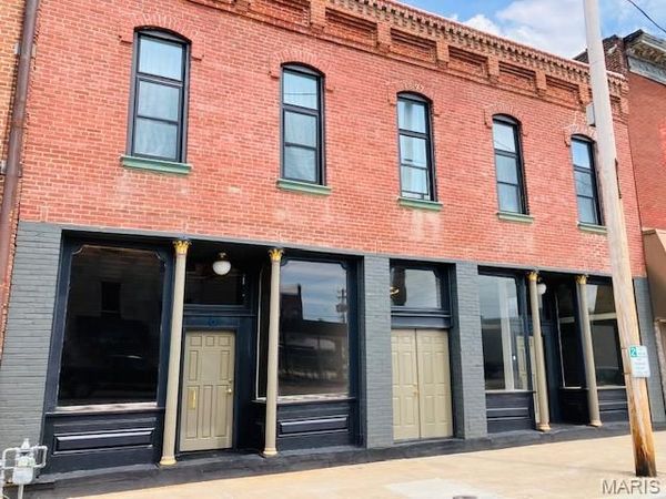 6 S Division Street, Duquoin, IL 62832