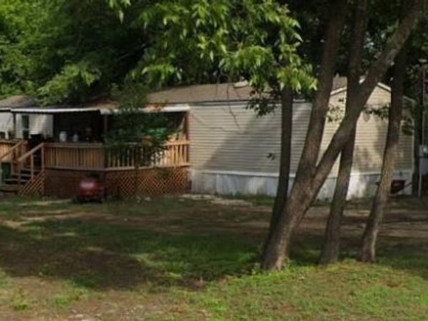 229 N 2nd Street, Walnut Springs, TX 76690