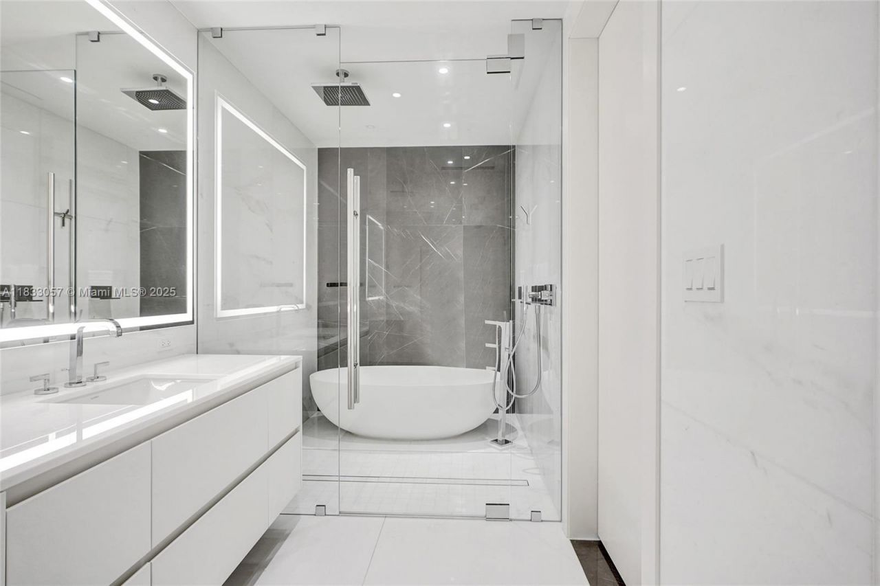 300 Biscayne Blvd Way, Unit 505C, Miami, FL 33131 Photo