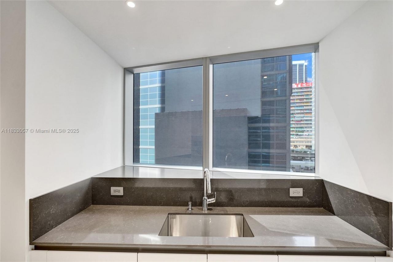 300 Biscayne Blvd Way, Unit 505C, Miami, FL 33131 Photo