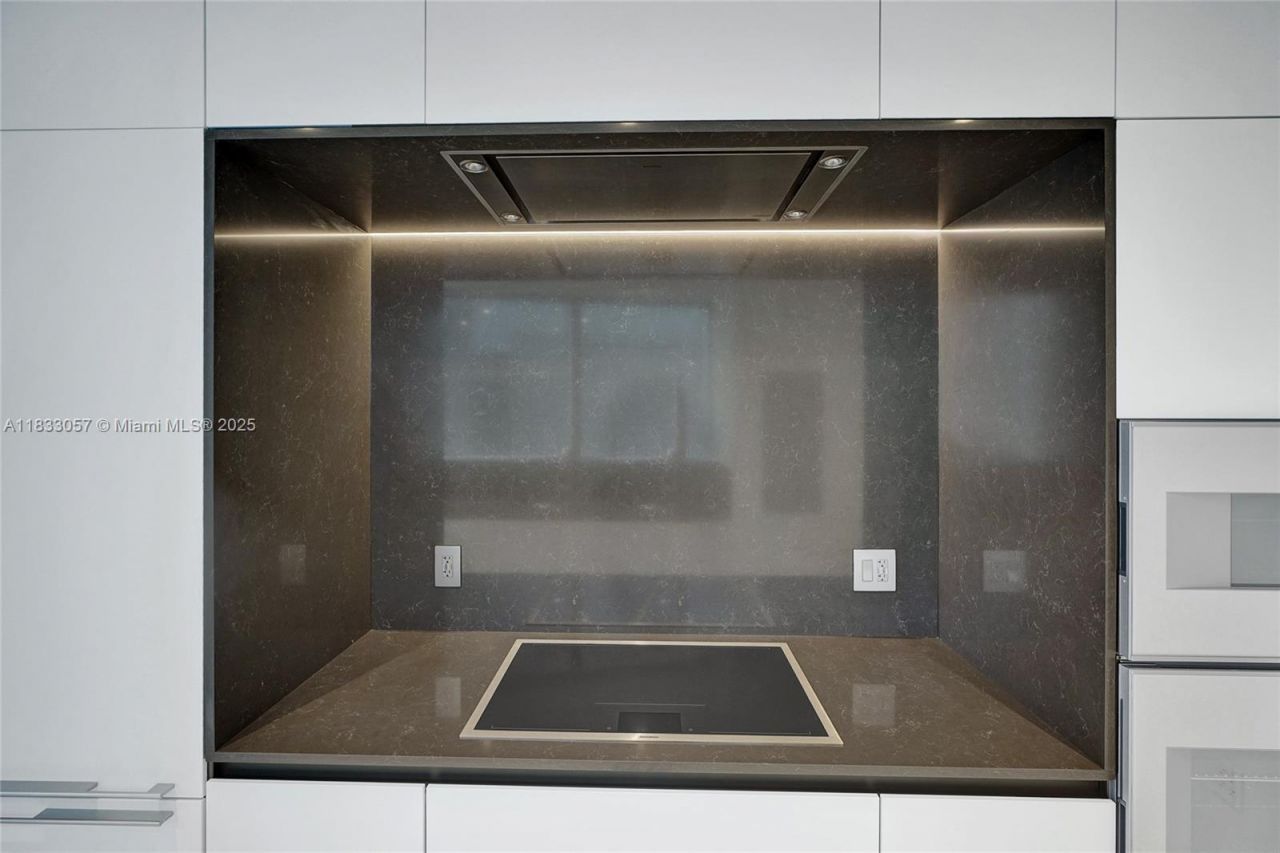 300 Biscayne Blvd Way, Unit 505C, Miami, FL 33131 Photo