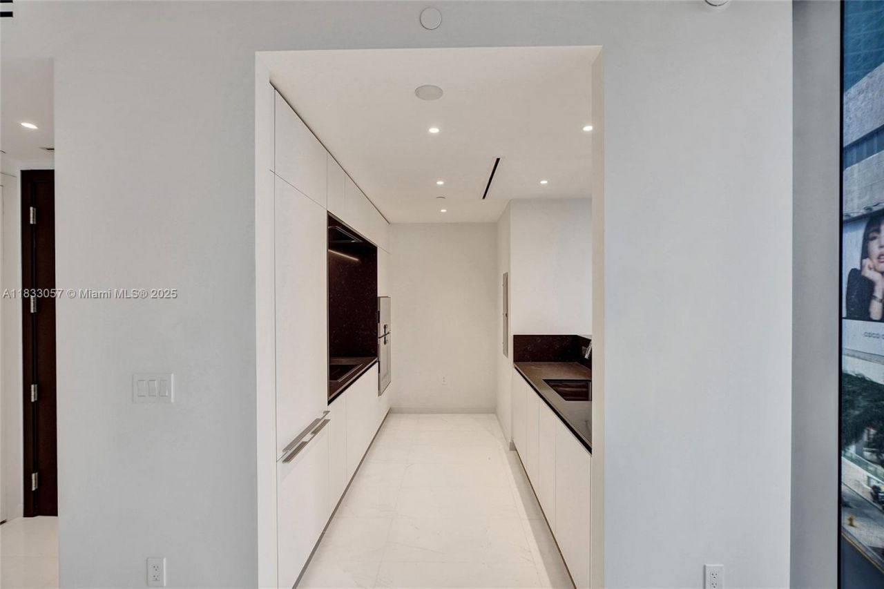 300 Biscayne Blvd Way, Unit 505C, Miami, FL 33131 Photo