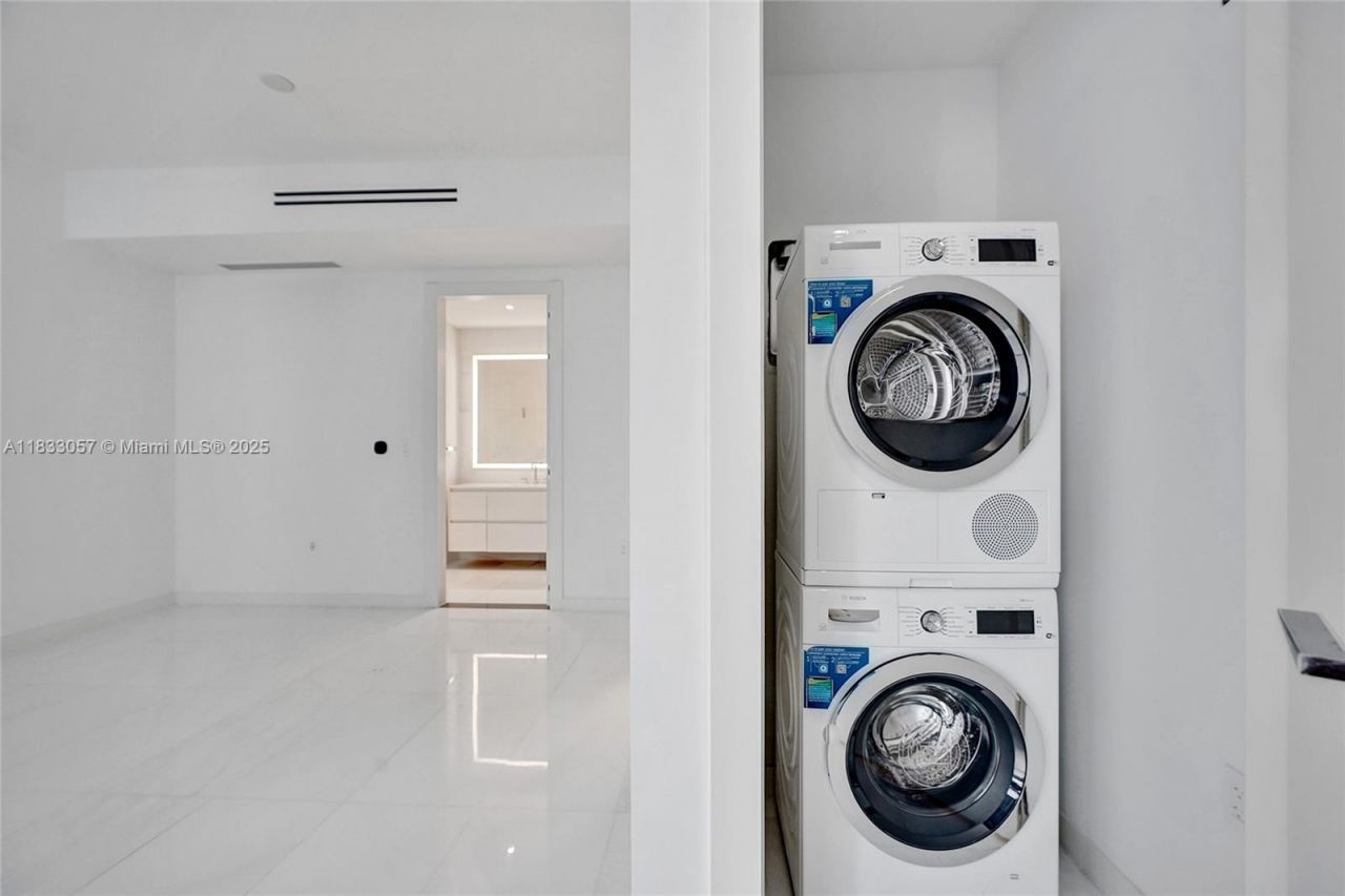 300 Biscayne Blvd Way, Unit 505C, Miami, FL 33131 Photo