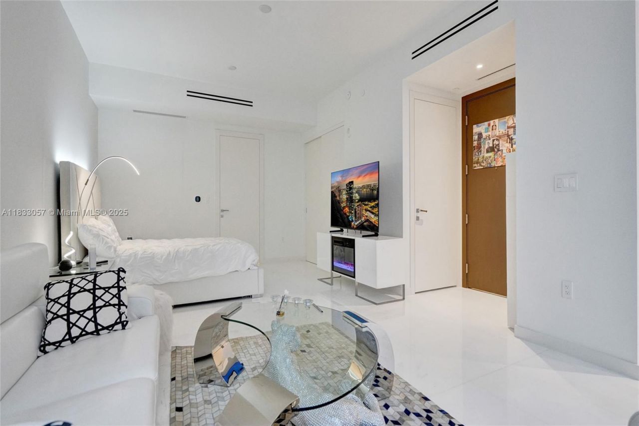 300 Biscayne Blvd Way, Unit 505C, Miami, FL 33131 Photo