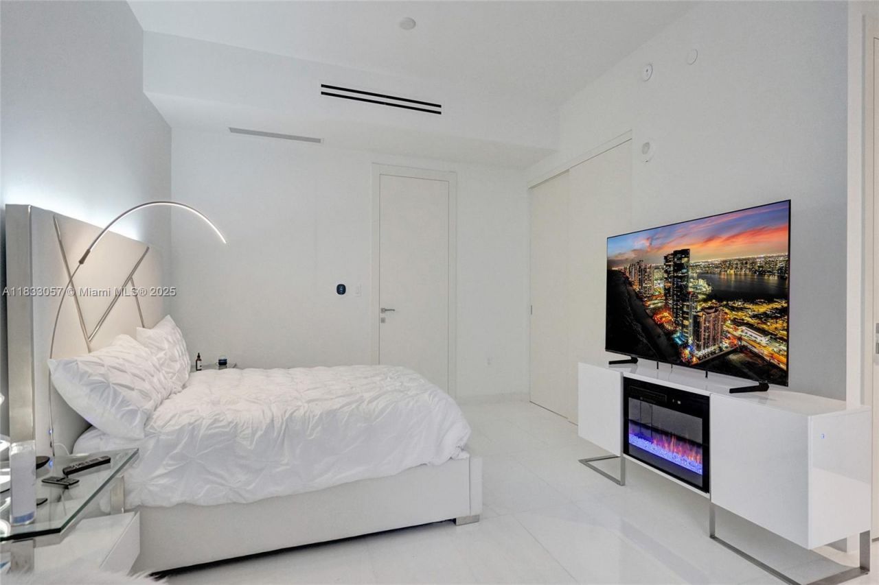 300 Biscayne Blvd Way, Unit 505C, Miami, FL 33131 Photo