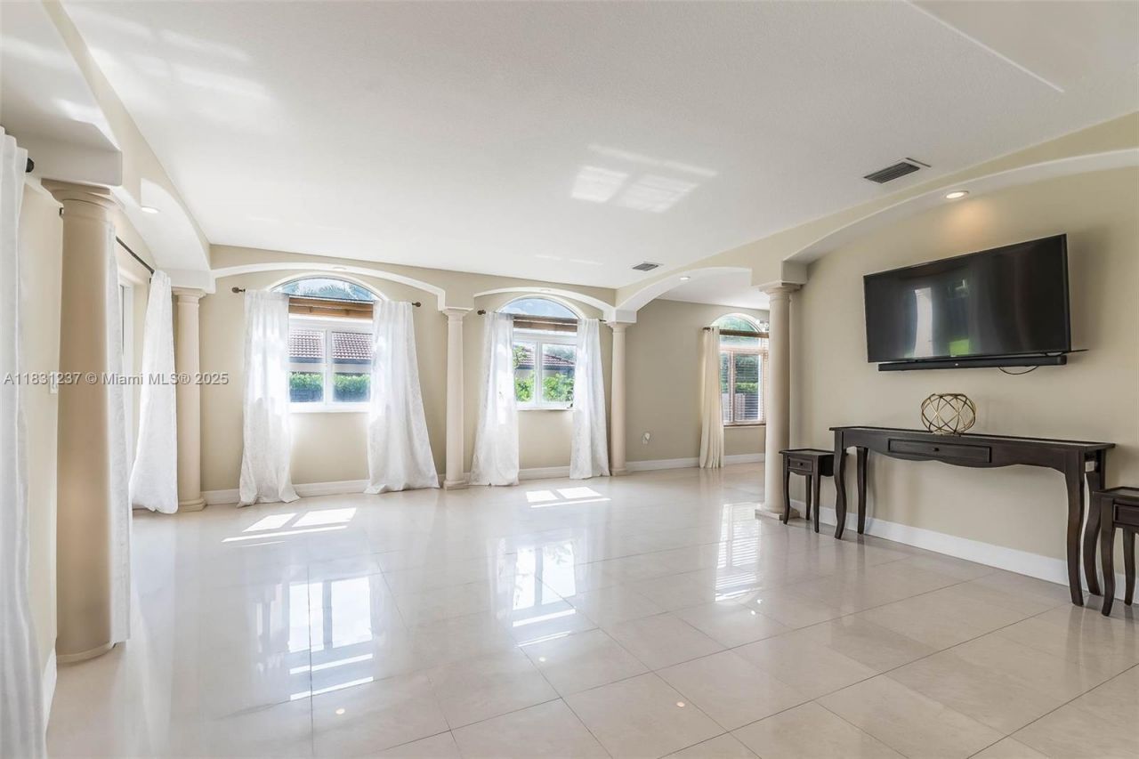 4665 SW 159th Ct, Miami, FL 33185 Photo