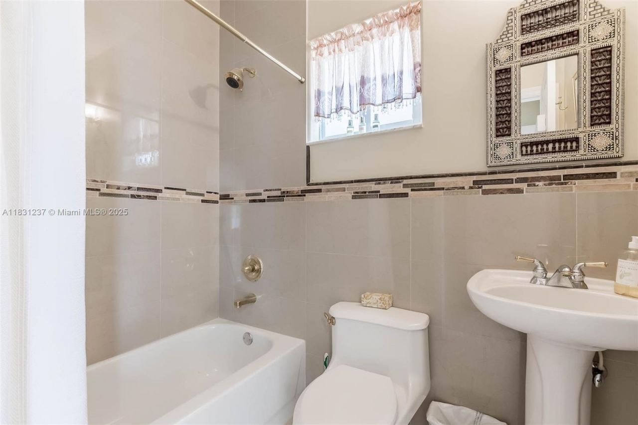 4665 SW 159th Ct, Miami, FL 33185 Photo